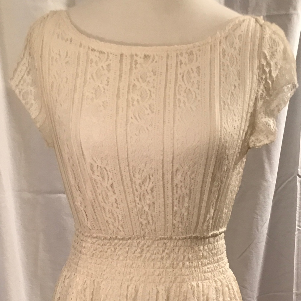 Off White Lace Short Sleeve Dress